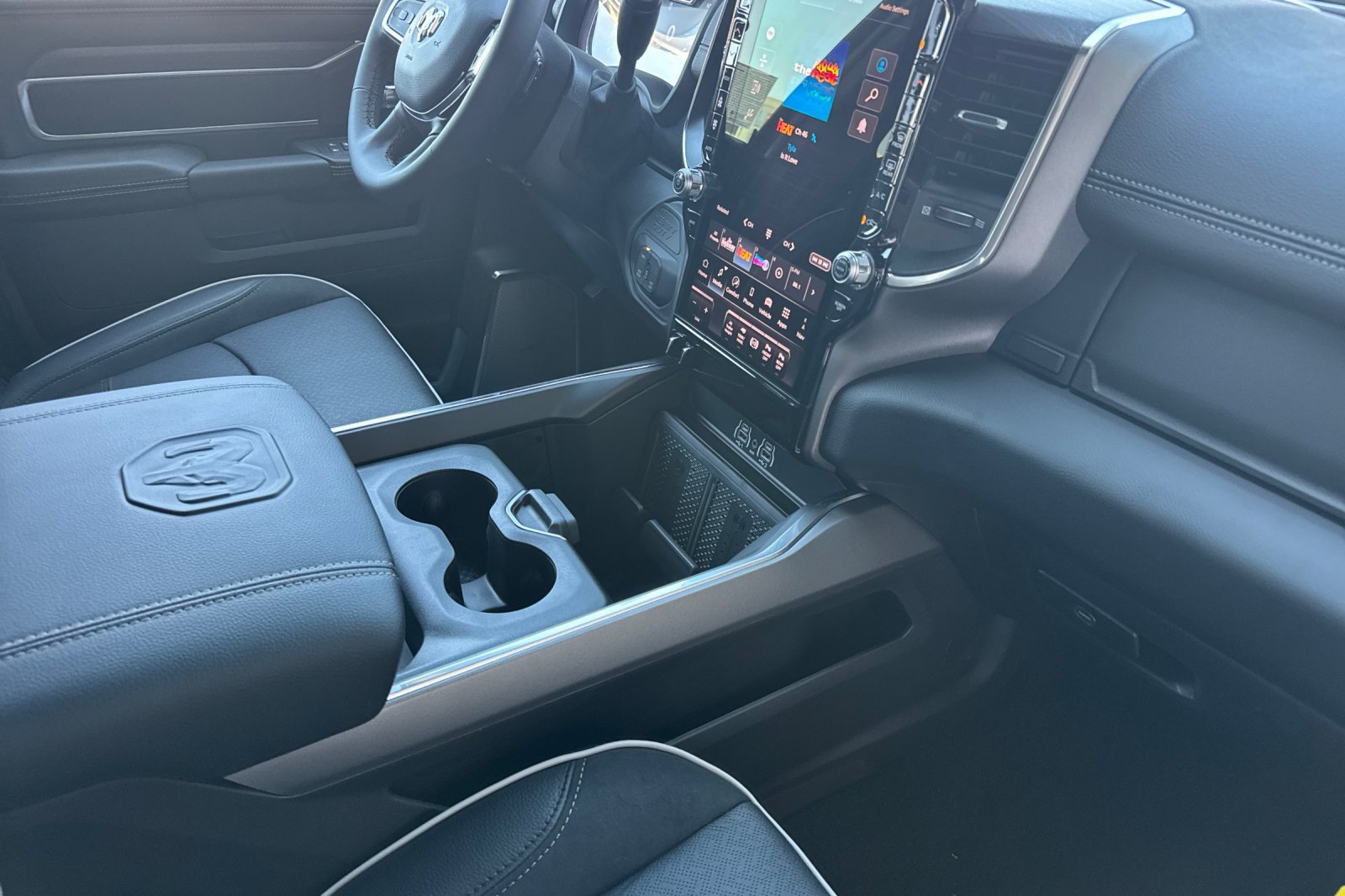 New 2027 RAM 3500 Laramie AWD/4WD image 14