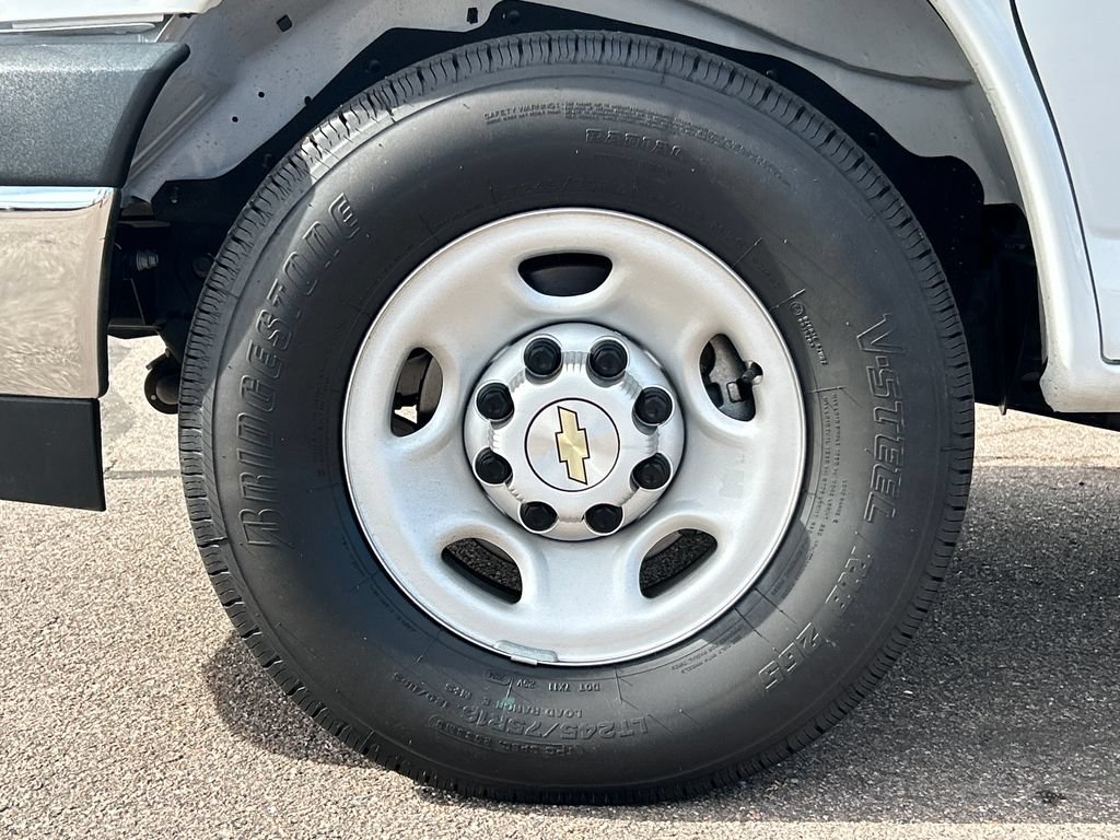 Used 2024 Chevrolet Express 3500 w/ Power Convenience Package RWD image 33