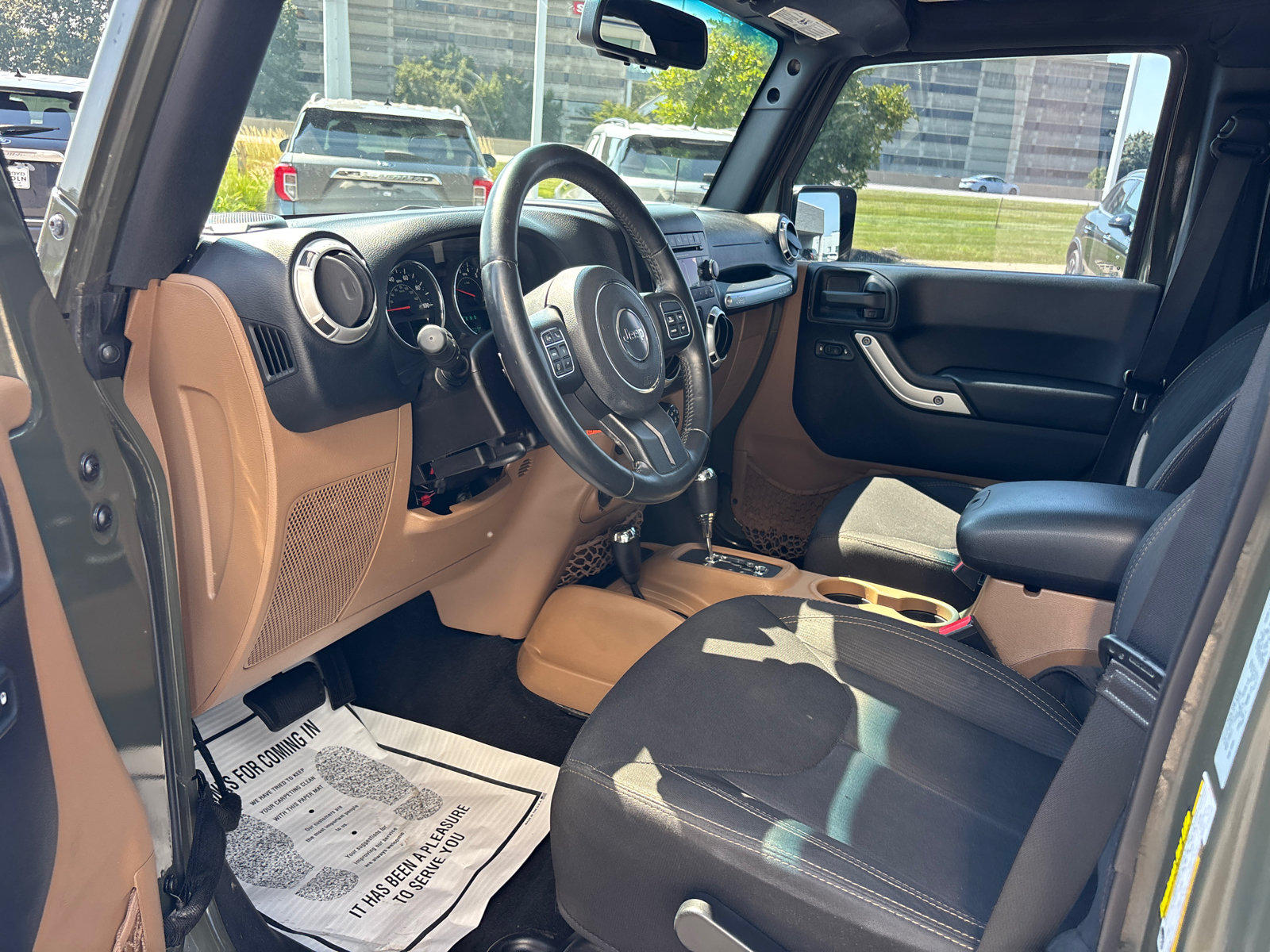 Used 2015 Jeep Wrangler Unlimited Sahara w/ Connectivity Group AWD/4WD image 20