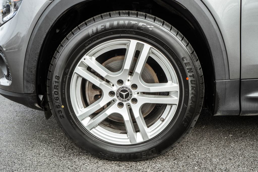 Used 2022 Mercedes-Benz GLB 250 4MATIC w/ Premium Package Lite image 31