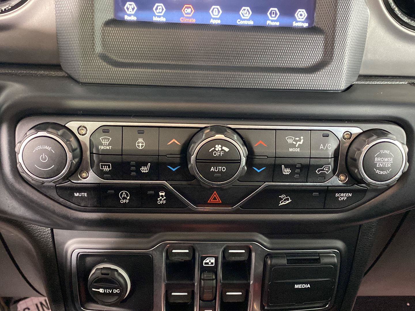 Used 2019 Jeep Wrangler Unlimited Sport S AWD/4WD image 11