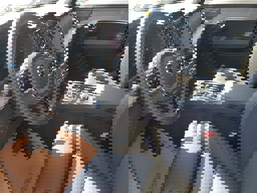 New 2025 Volvo XC90 T8 Ultra w/ Protection Package Premier image 5