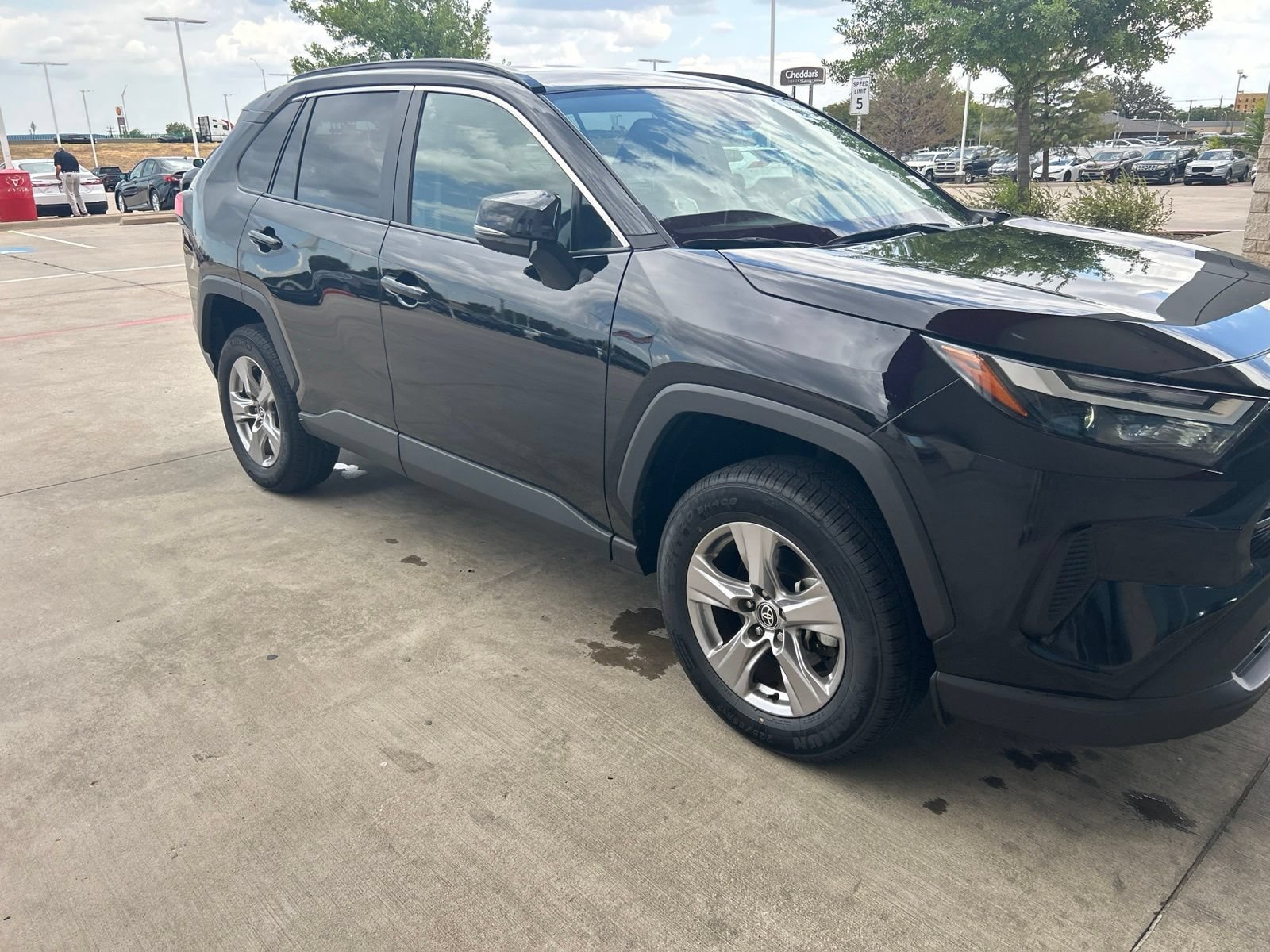 Used 2025 Toyota RAV4 XLE FWD image 4