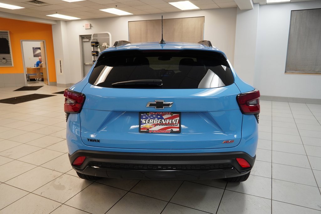 Used 2024 Chevrolet Trax RS w/ Sunroof Package image 9