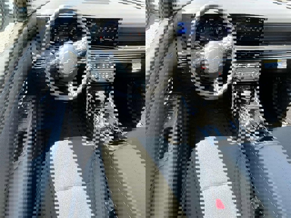 New 2026 Hyundai Tucson SE image 11