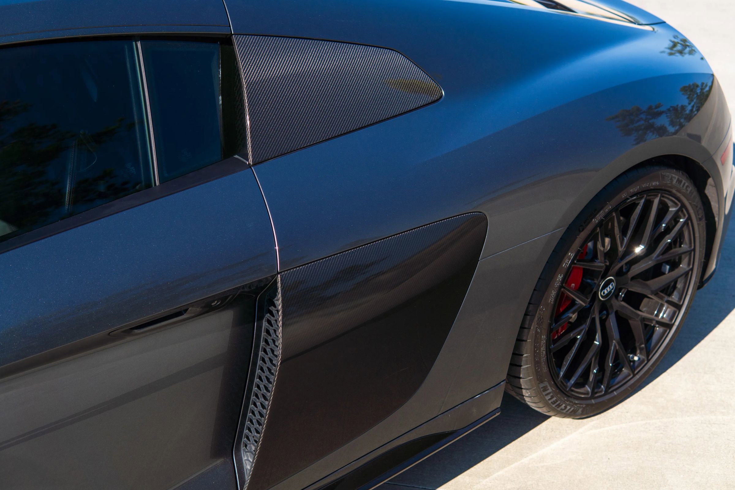 Used 2020 Audi R8 V10 w/ Carbon Exterior Package image 23