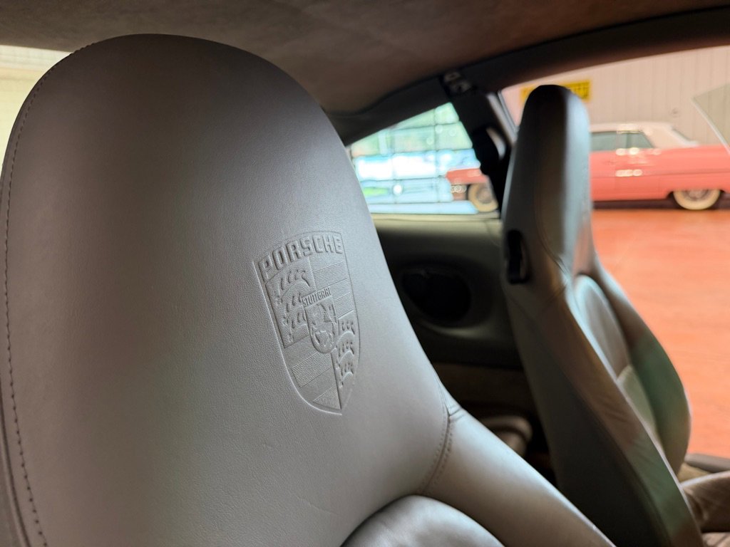 Used 2001 Porsche 911 Carrera 4 AWD/4WD image 24