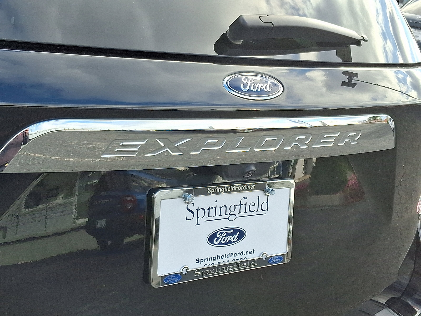 Used 2023 Ford Explorer XLT image 32