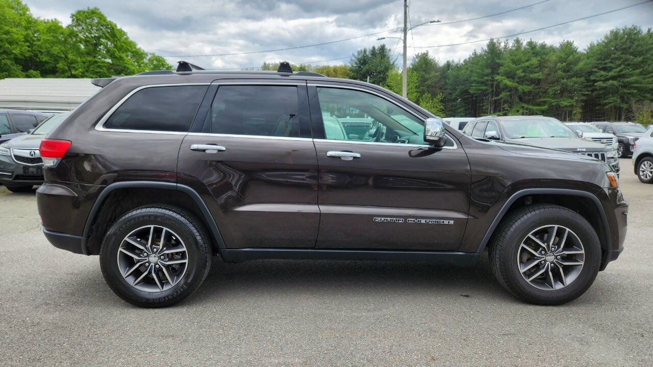 Used 2017 Jeep Grand Cherokee Limited w/ Luxury Group II AWD/4WD image 18