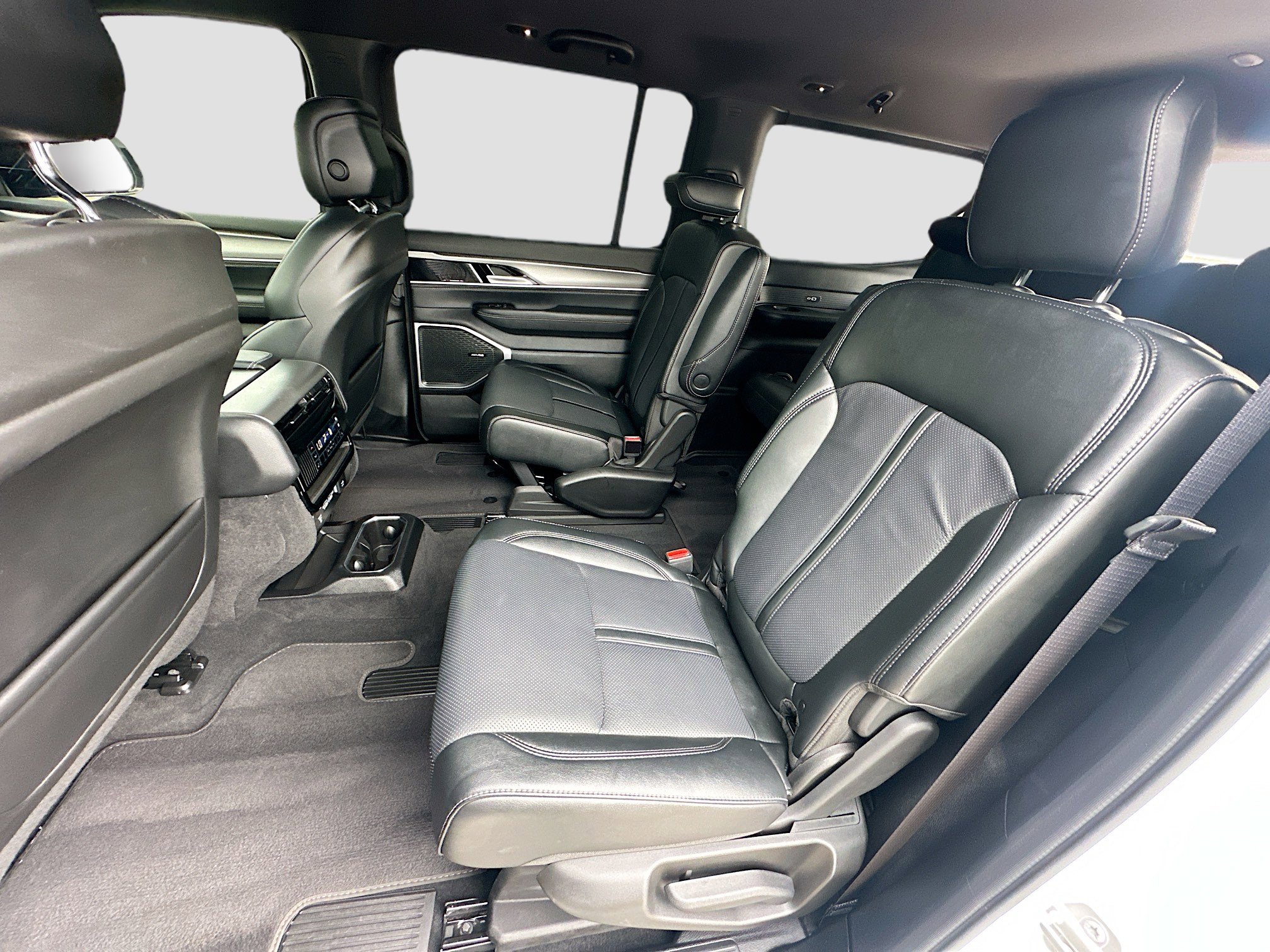 Used 2025 Jeep Wagoneer Series II image 25