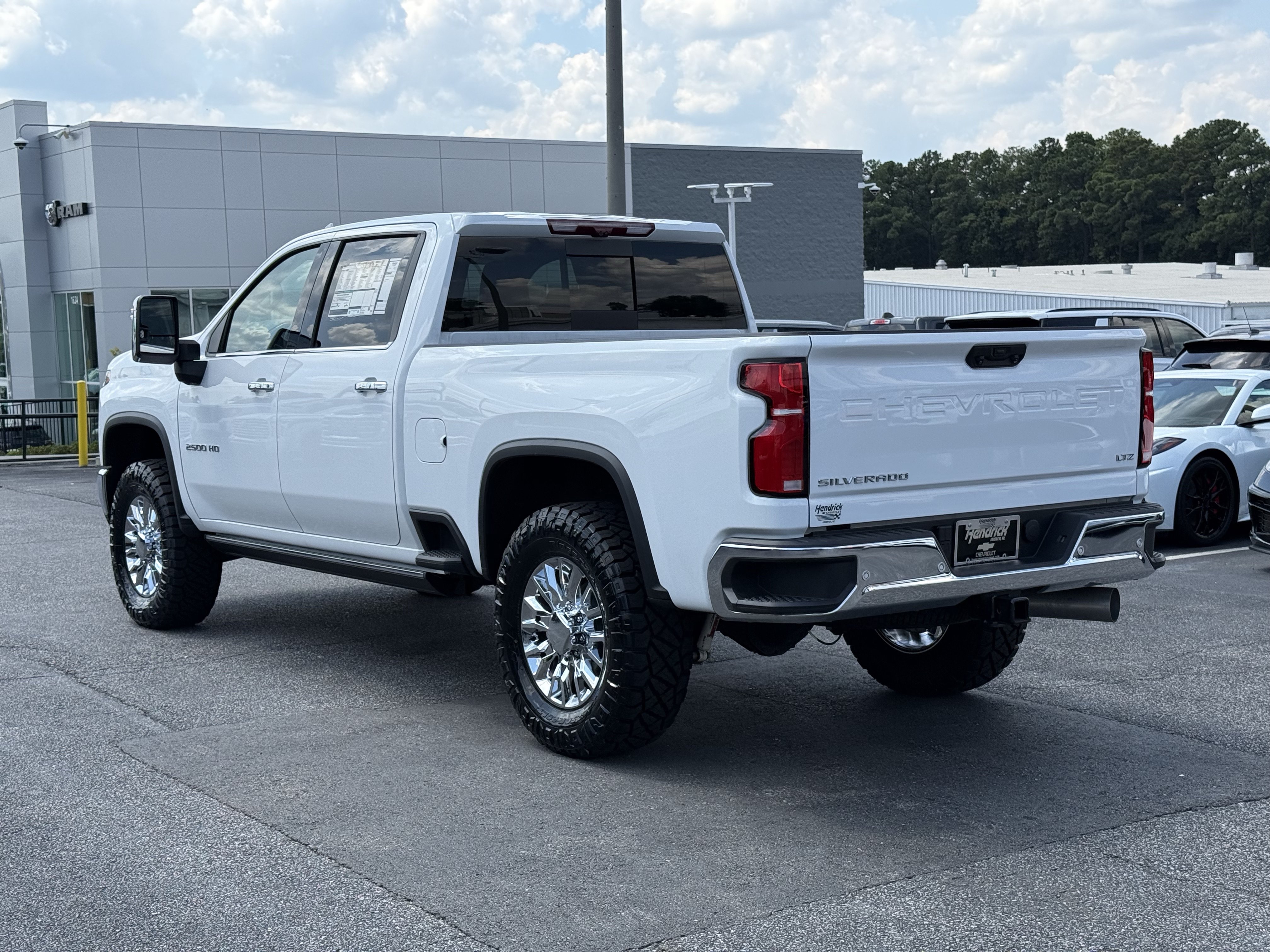 New 2026 Chevrolet Silverado 2500 LTZ w/ LTZ Premium Package AWD/4WD image 8