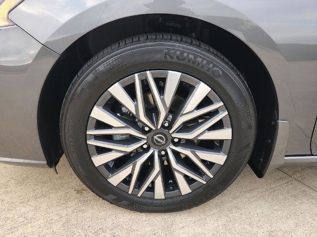 Certified 2024 Nissan Altima 2.5 SV FWD image 29