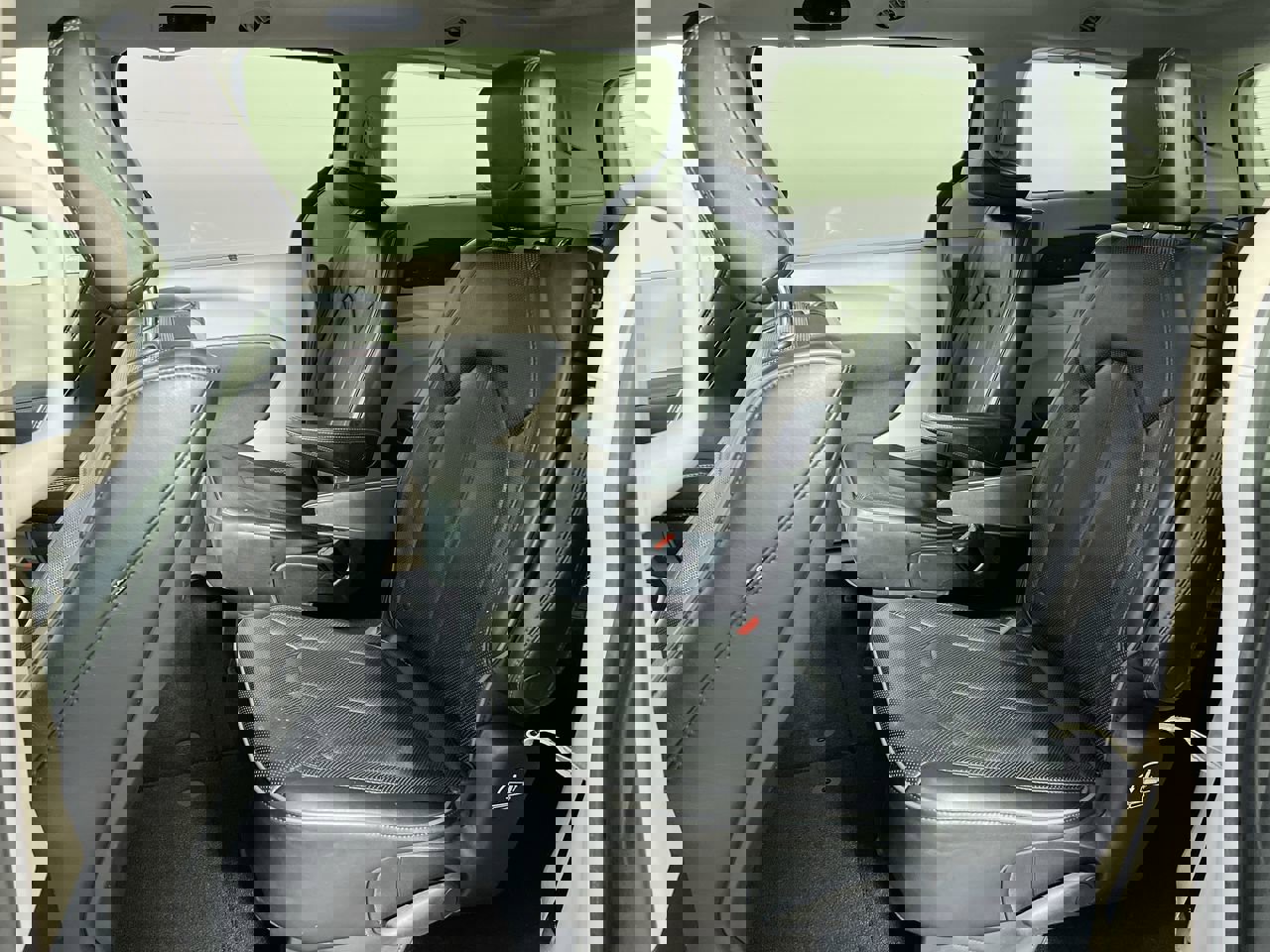 Used 2018 Chrysler Pacifica Limited image 27