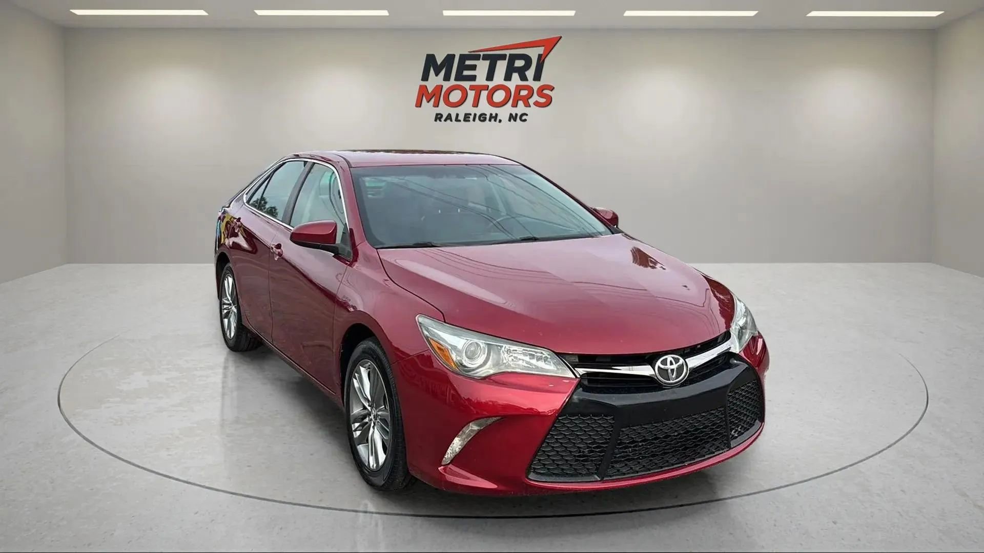 Used 2015 Toyota Camry SE image 3
