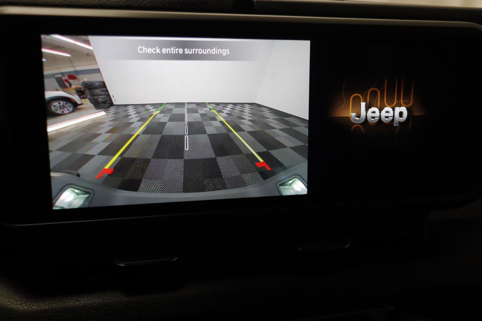 Used 2025 Jeep Gladiator Sport image 12