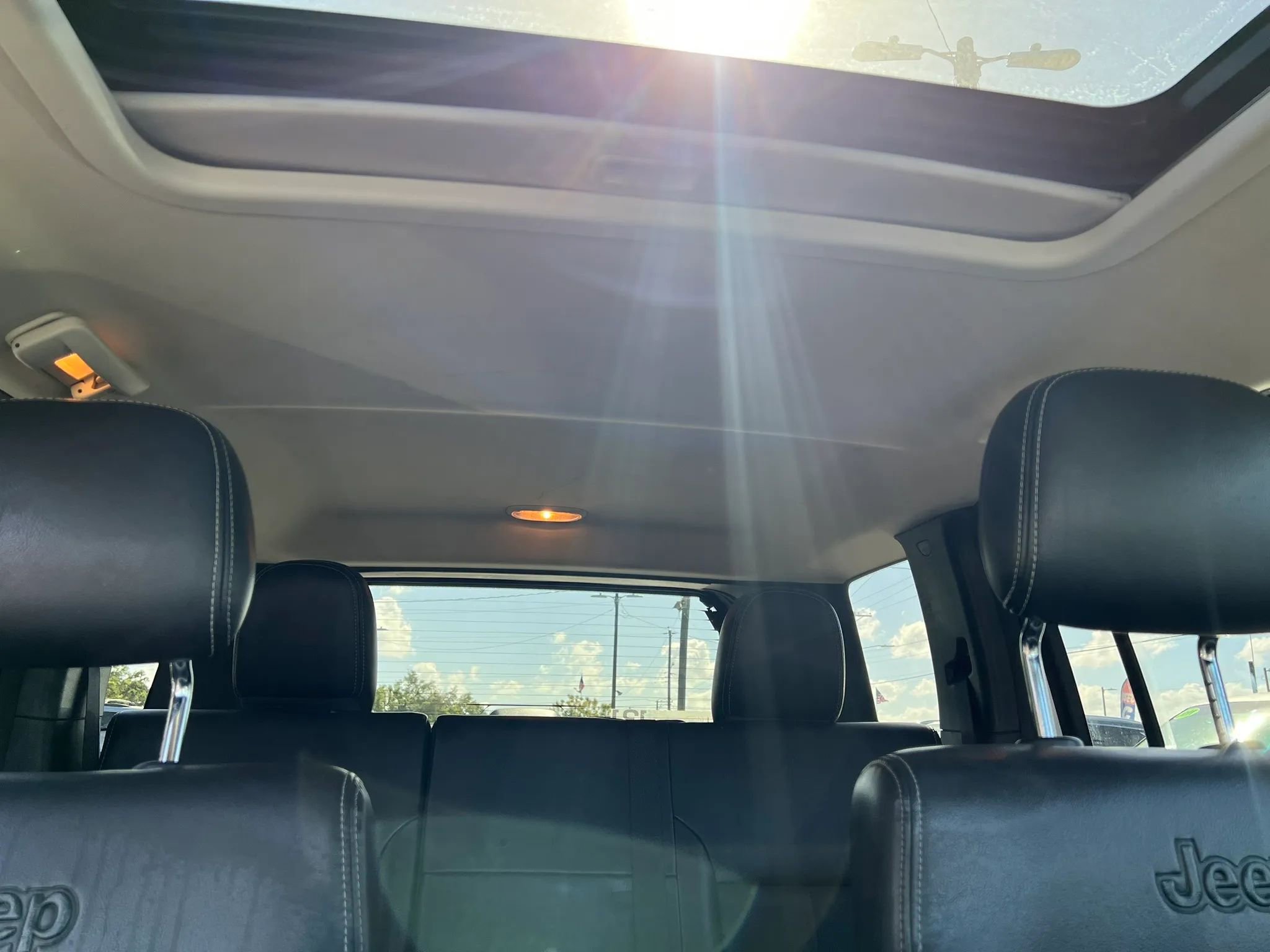 Used 2012 Jeep Liberty Limited Jet w/ Comfort/Convenience Group image 18