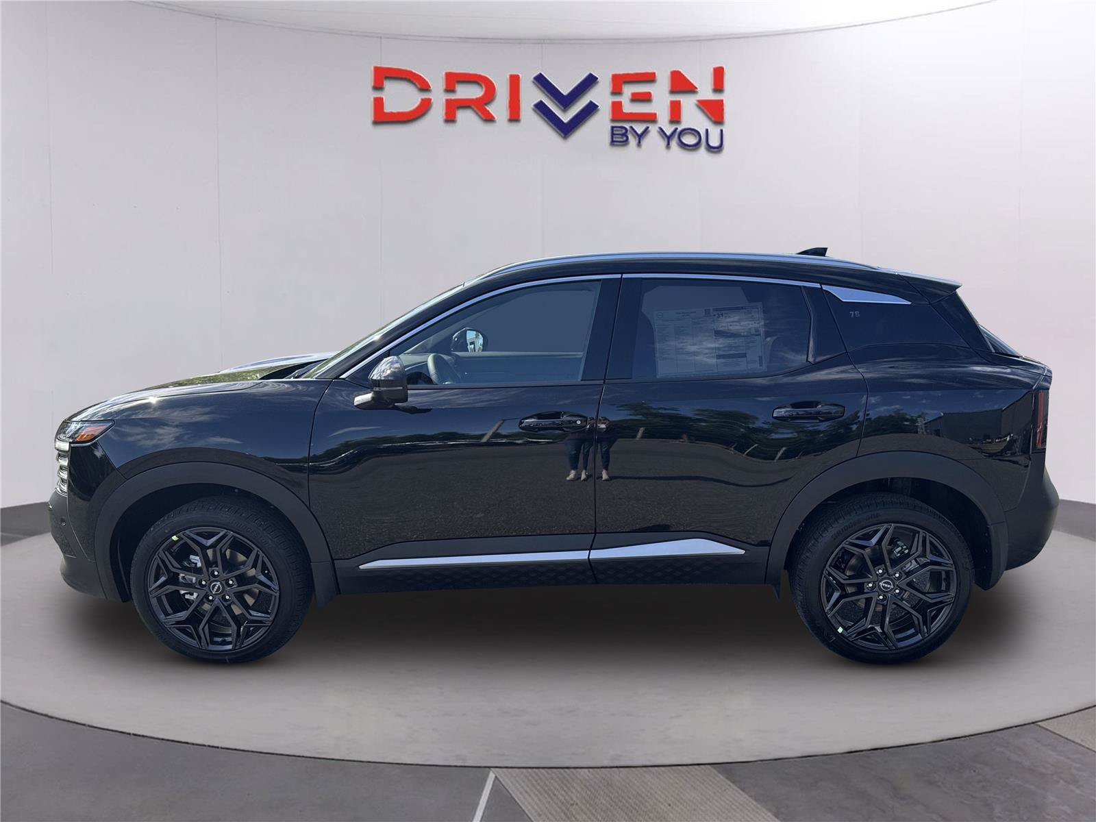 New 2026 Nissan Kicks SR FWD image 7
