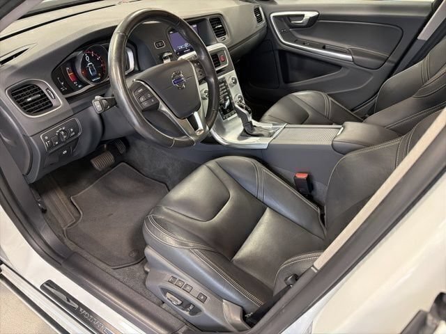 Used 2018 Volvo S60 T5 Dynamic w/ Vision Package AWD/4WD image 14