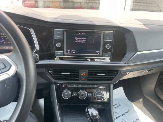 Used 2024 Volkswagen Jetta SE FWD image 12