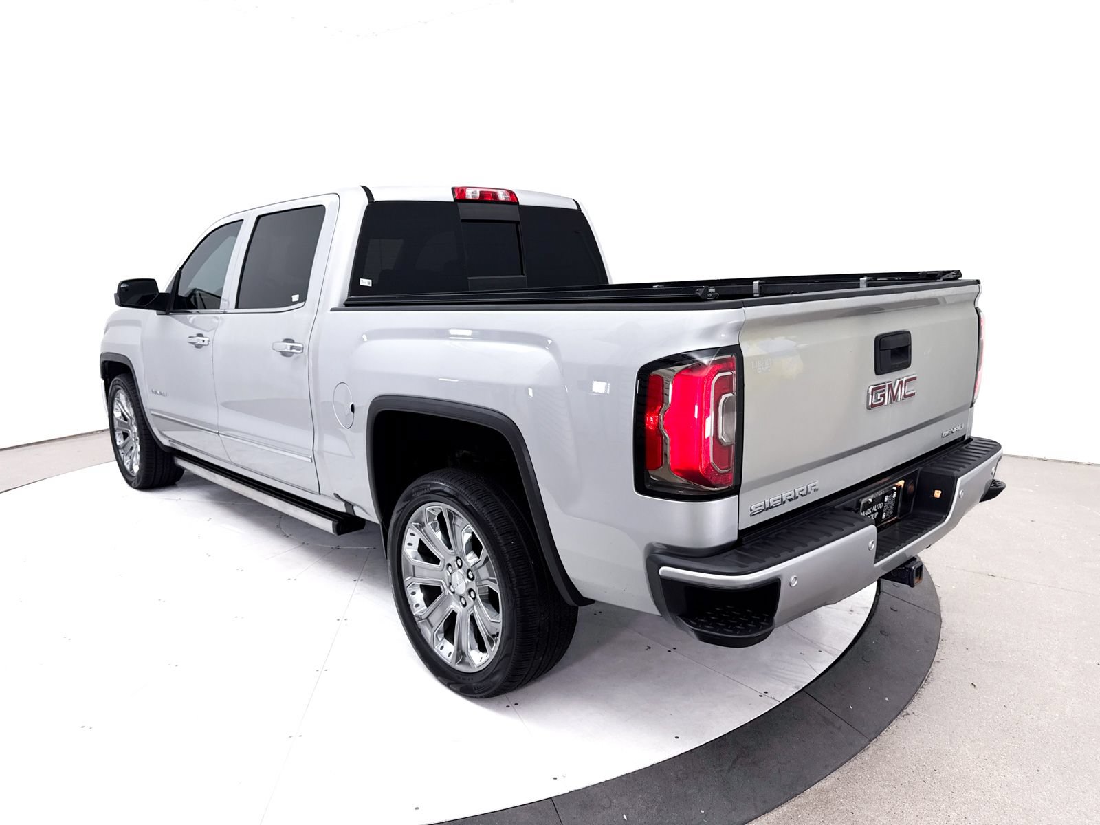 Used 2017 GMC Sierra 1500 Denali w/ Denali Ultimate Package AWD/4WD image 14