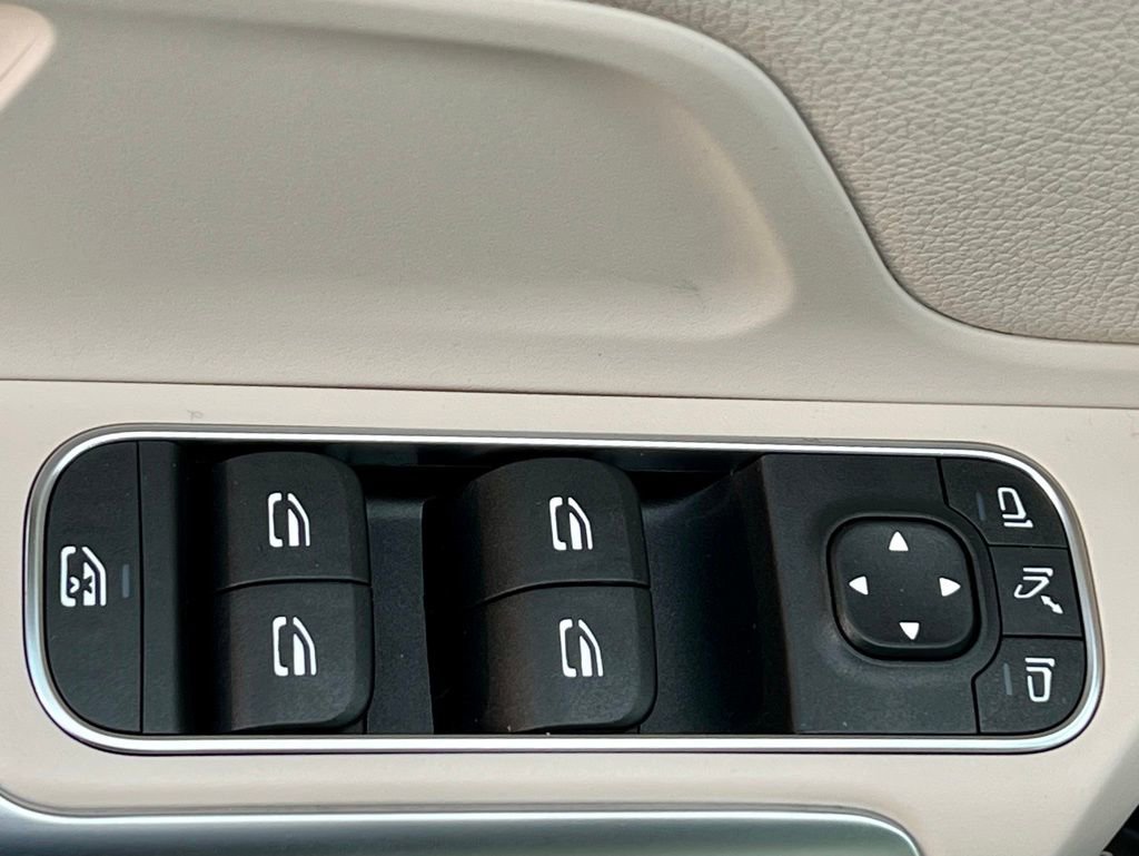 Used 2026 Mercedes-Benz GLA 250 4MATIC image 32