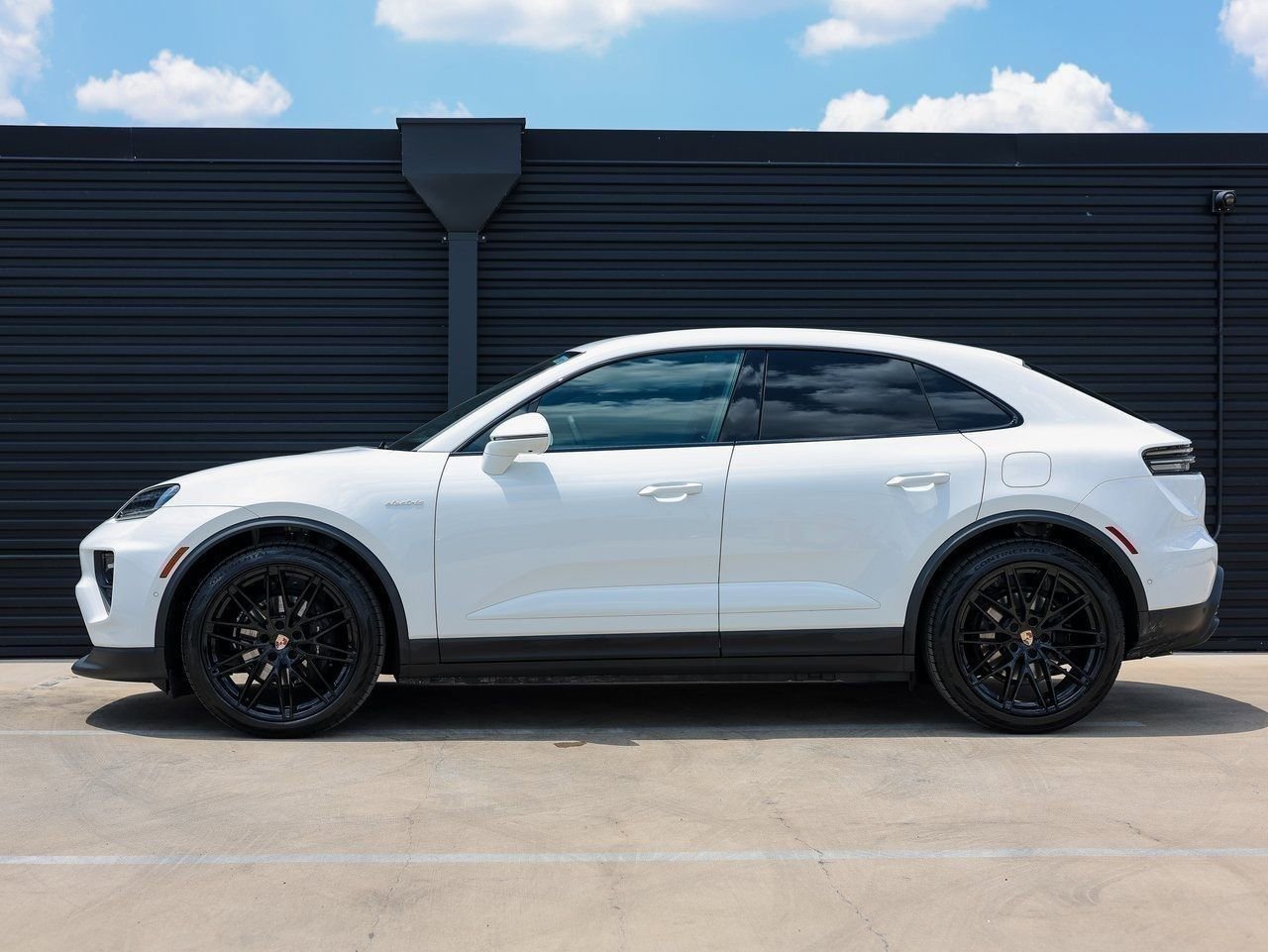 New 2025 Porsche Macan Electric image 2