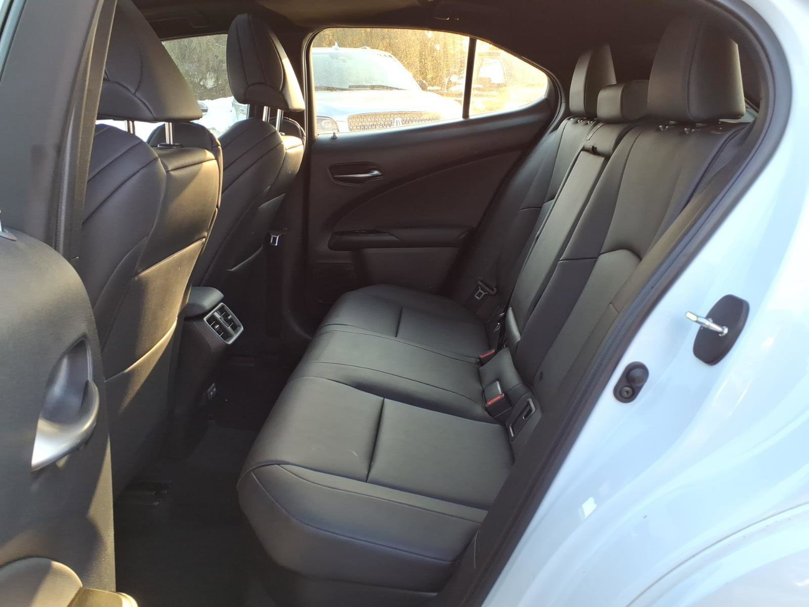 Used 2023 Lexus UX 250h F Sport image 25