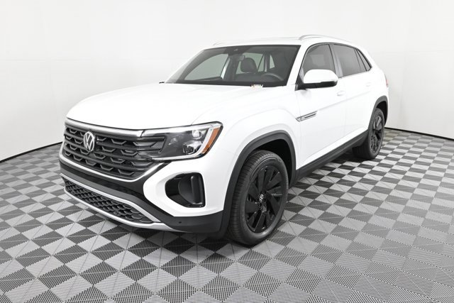 New 2026 Volkswagen Atlas Cross Sport SE image 2