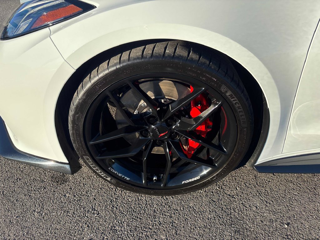 Used 2025 Chevrolet Corvette Z06 RWD image 21