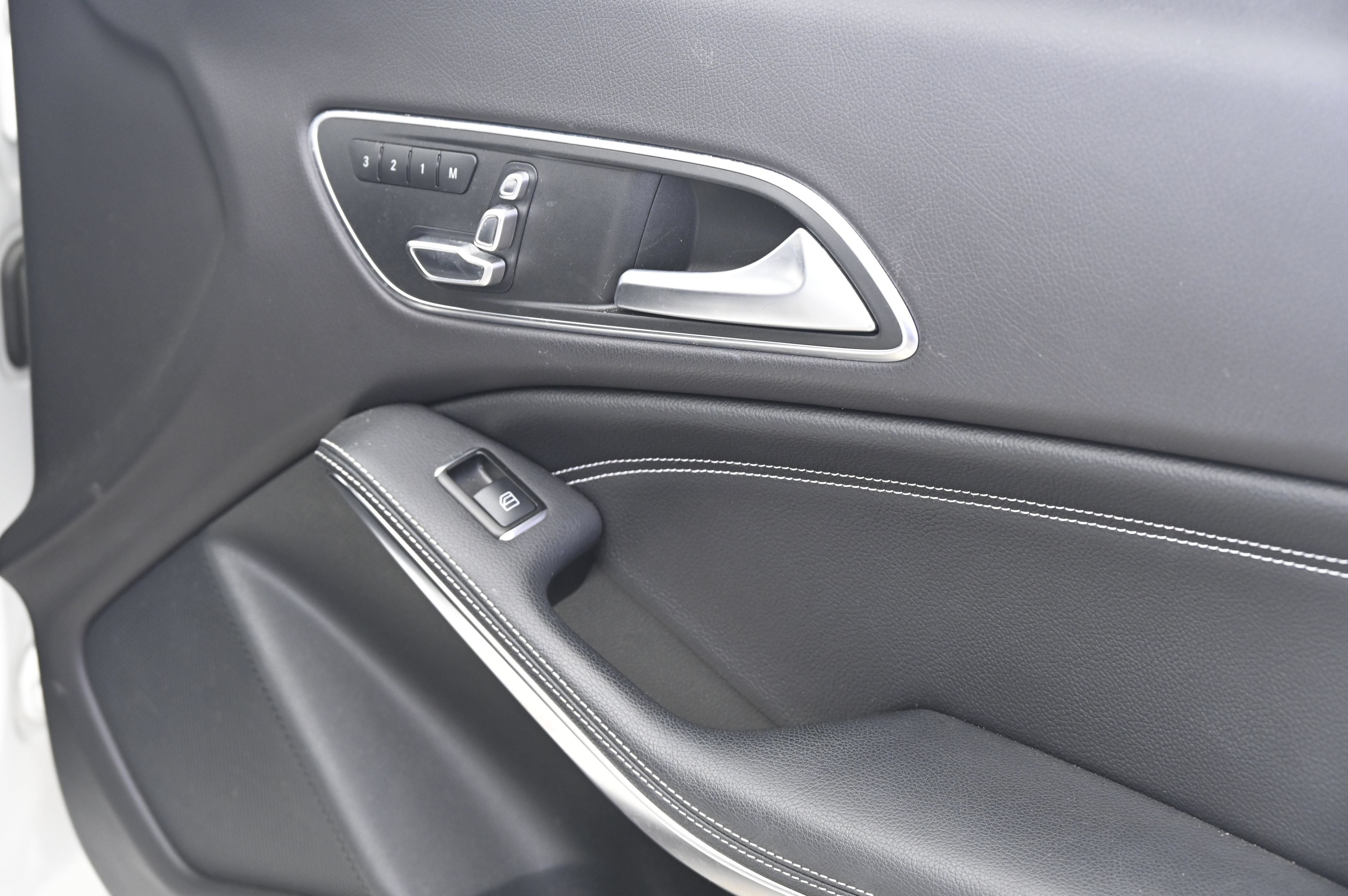 Used 2018 Mercedes-Benz CLA 250 4MATIC image 21