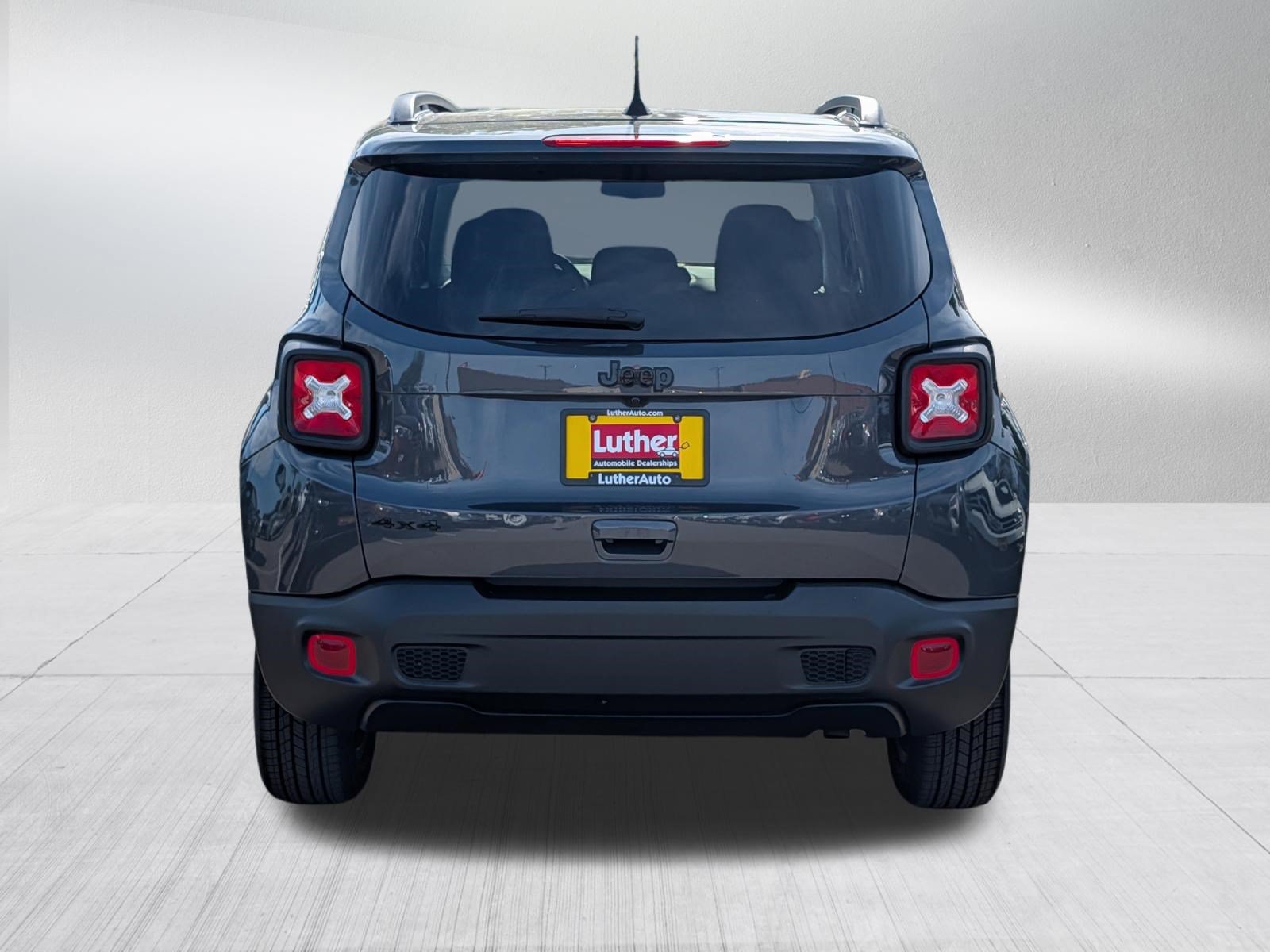 Used 2023 Jeep Renegade Altitude w/ Sun/Sound Group AWD/4WD image 6