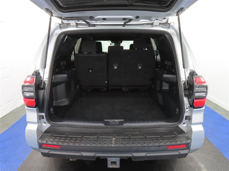 Used 2025 Toyota 4Runner SR5 AWD/4WD image 8