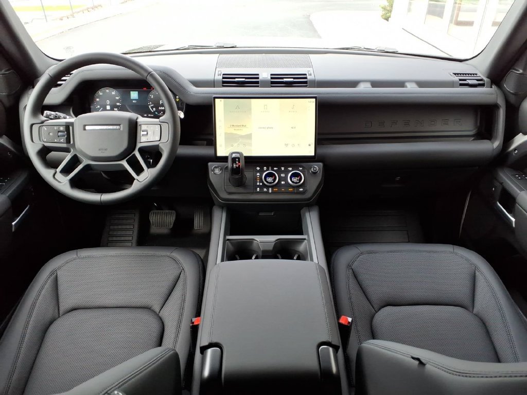 New 2026 Land Rover Defender 110 S AWD/4WD image 9