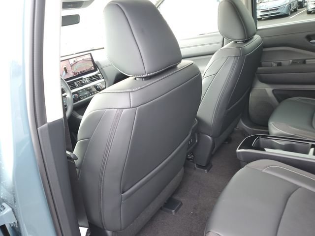 New 2026 Nissan Pathfinder SL w/ SL Premium Package FWD image 16