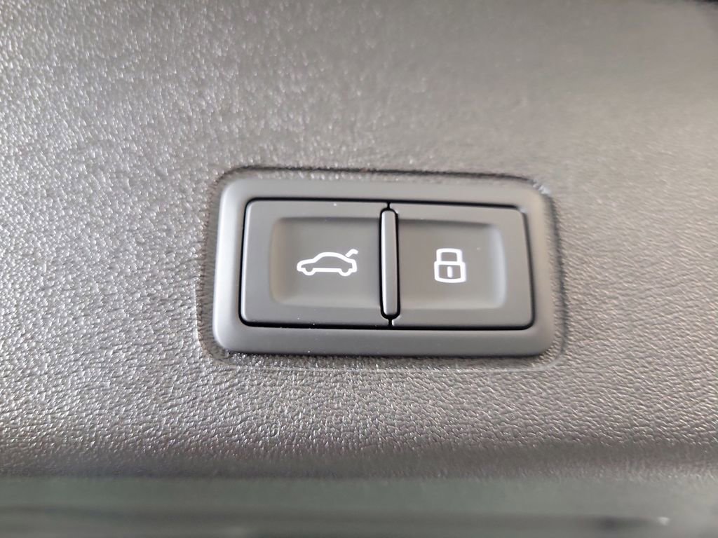 New 2026 Audi Q3 quattro 2.0T AWD/4WD image 10