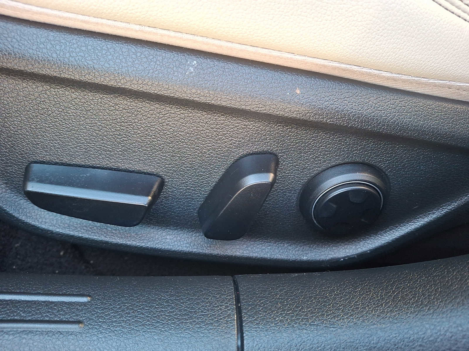 Used 2023 Genesis G70 2.0T image 10