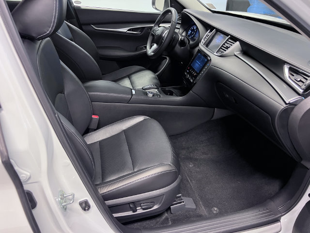 Used 2025 INFINITI QX50 Luxe AWD/4WD image 11