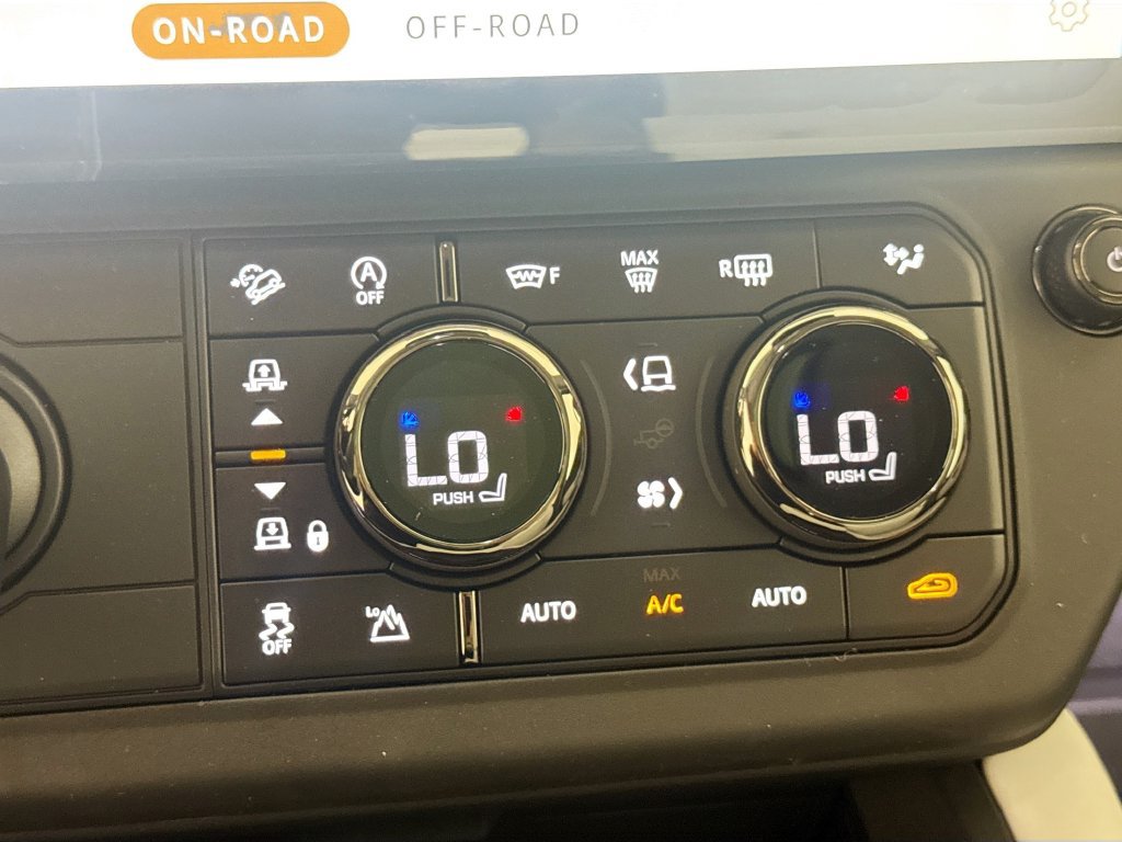 New 2026 Land Rover Defender 110 OCTA AWD/4WD image 16