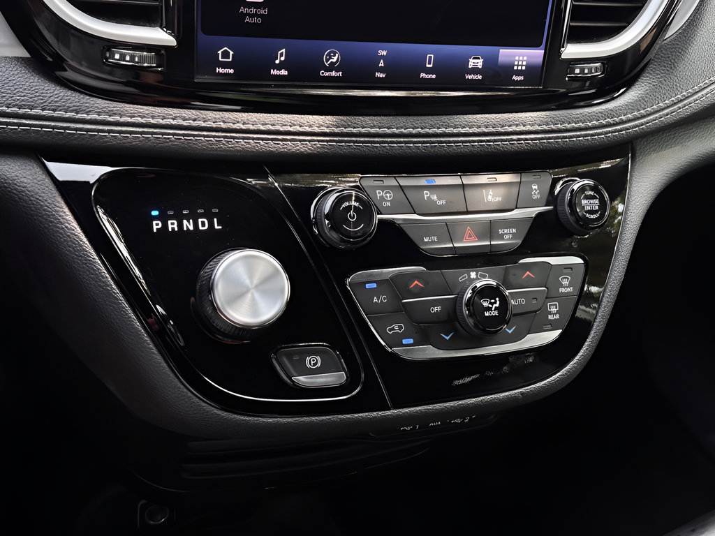 Used 2024 Chrysler Pacifica Limited FWD image 10