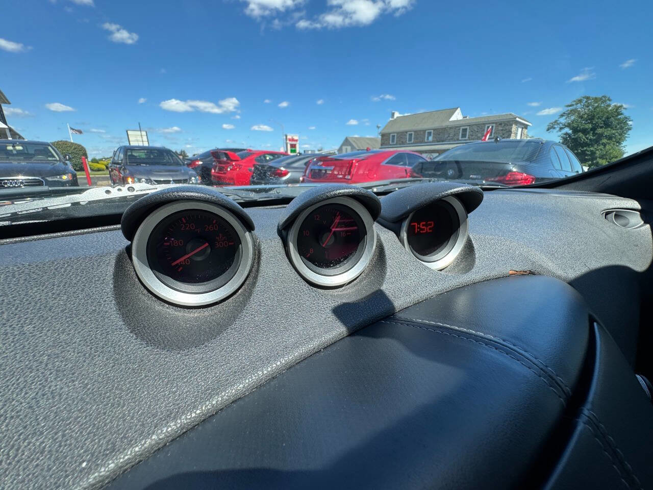 Used 2009 Nissan 370Z Touring image 18