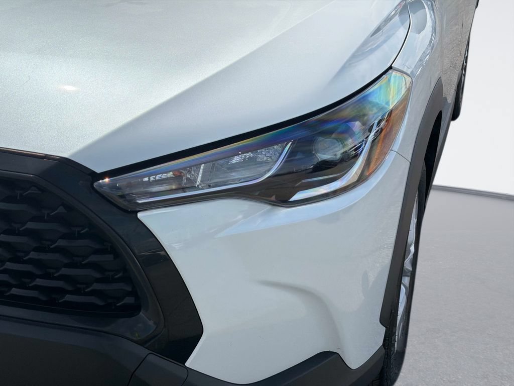Used 2022 Toyota Corolla Cross LE AWD/4WD image 9