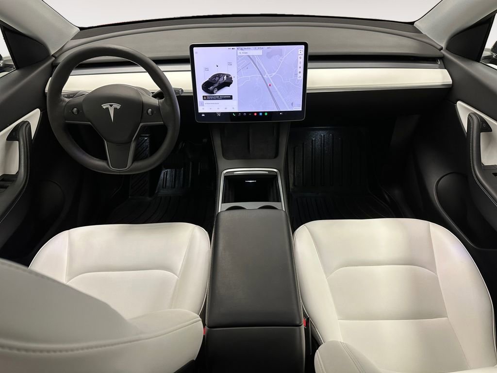 Used 2021 Tesla Model Y Long Range image 10