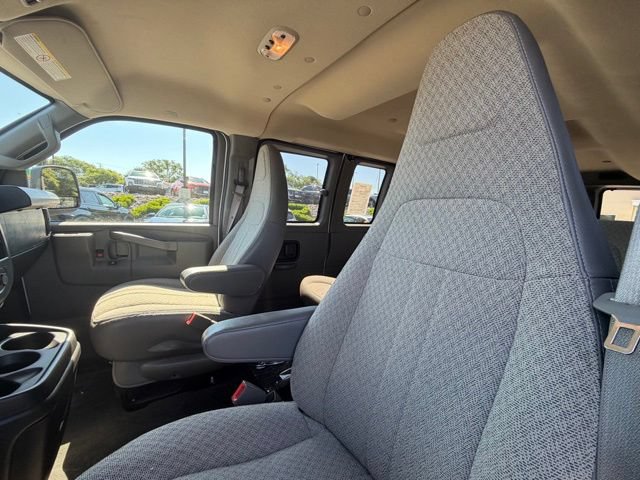 Used 2025 Chevrolet Express 3500 LT w/ LT Preferred Equipment Group RWD image 13