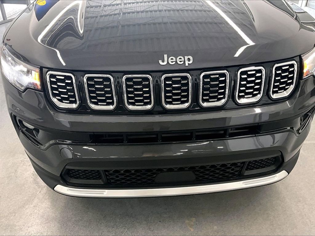 Used 2024 Jeep Compass Limited image 29