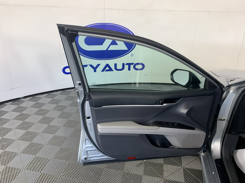 Used 2021 Toyota Camry SE FWD image 13