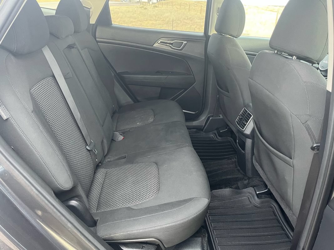 Used 2024 Kia Sportage LX image 18