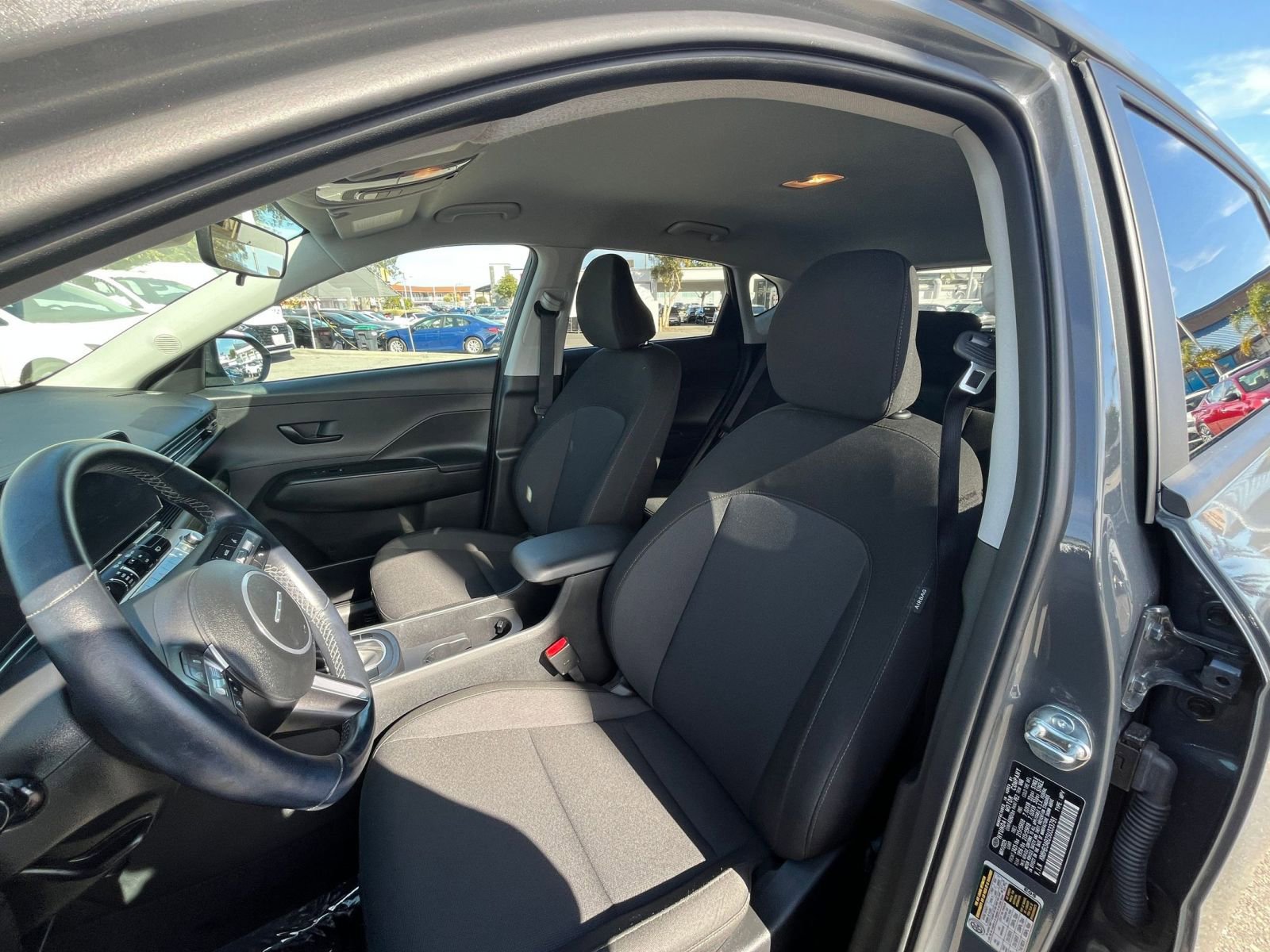 Used 2025 Hyundai Kona SEL FWD image 38