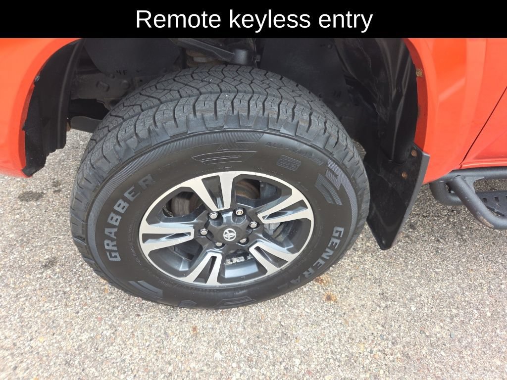 Used 2016 Toyota Tacoma TRD Sport AWD/4WD image 9