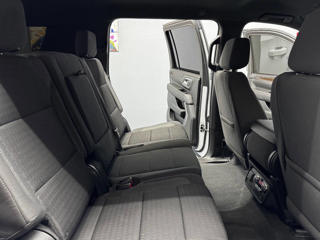 Used 2023 GMC Yukon XL SLE image 46