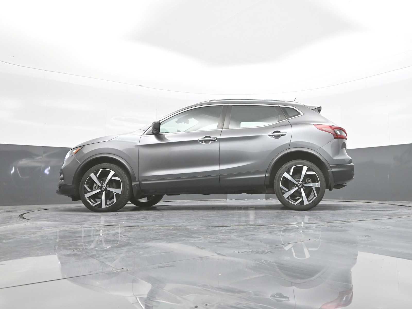 Used 2022 Nissan Rogue Sport SL AWD/4WD image 40